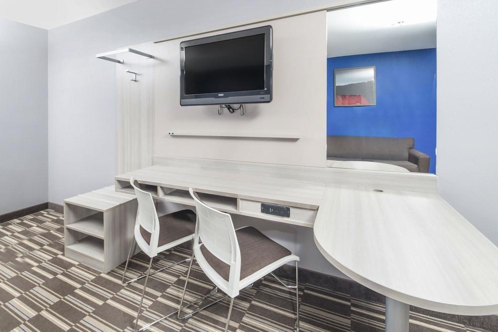 Microtel Inn & Suites By Wyndham Bethel/Danbury Exterior foto