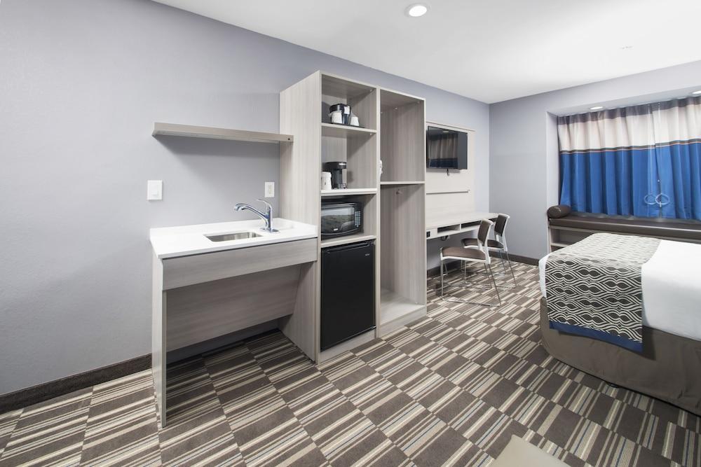 Microtel Inn & Suites By Wyndham Bethel/Danbury Exterior foto