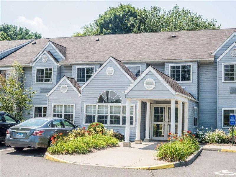 Microtel Inn & Suites By Wyndham Bethel/Danbury Exterior foto