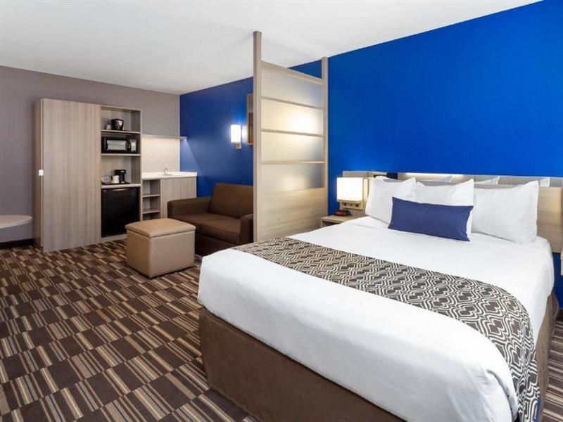 Microtel Inn & Suites By Wyndham Bethel/Danbury Exterior foto