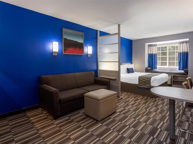 Microtel Inn & Suites By Wyndham Bethel/Danbury Exterior foto