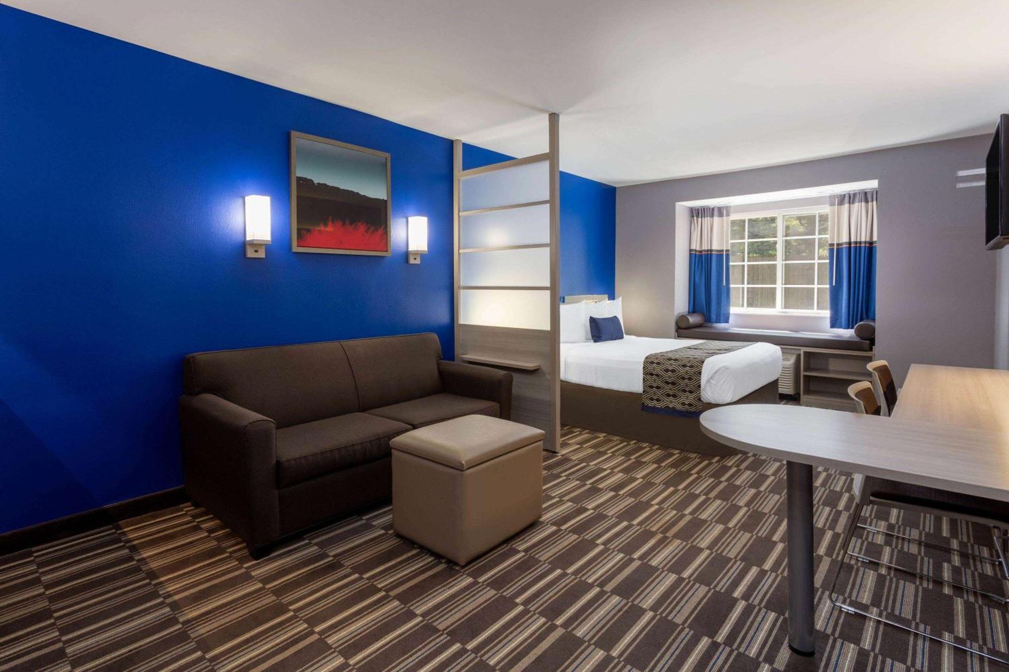 Microtel Inn & Suites By Wyndham Bethel/Danbury Exterior foto