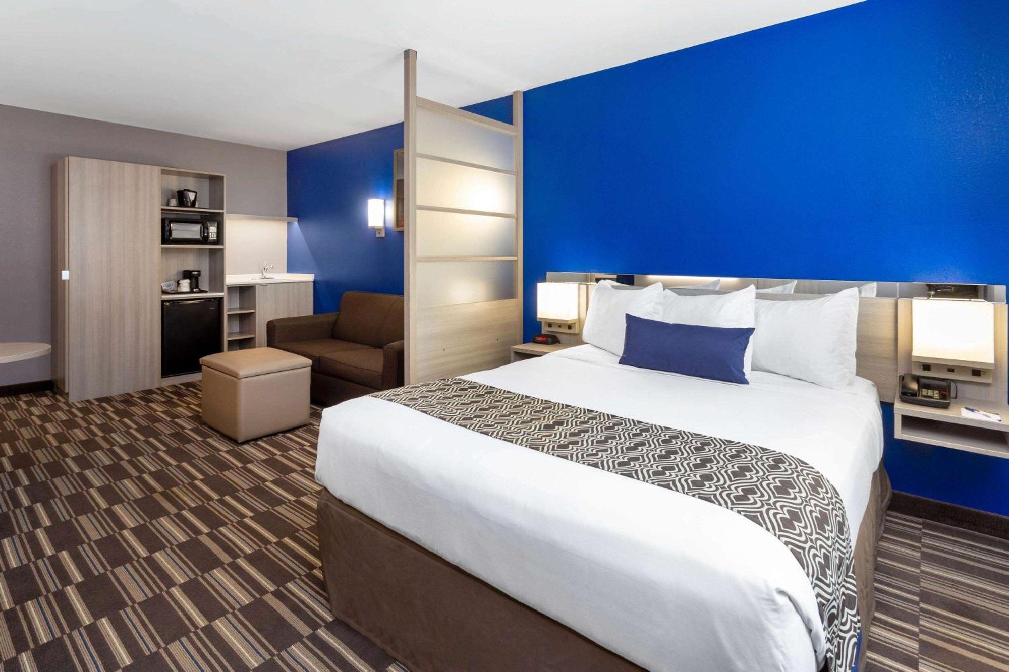 Microtel Inn & Suites By Wyndham Bethel/Danbury Exterior foto