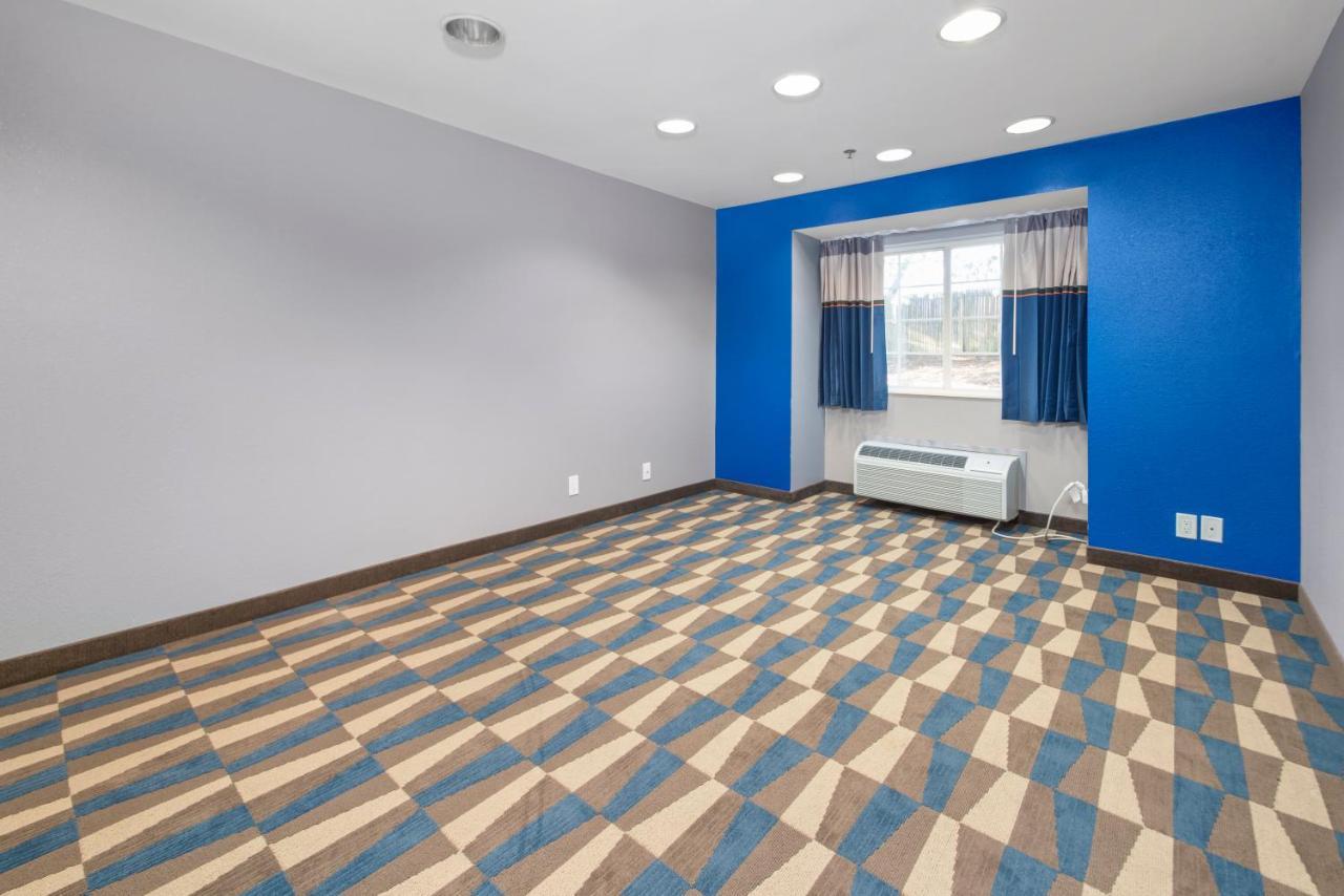 Microtel Inn & Suites By Wyndham Bethel/Danbury Exterior foto