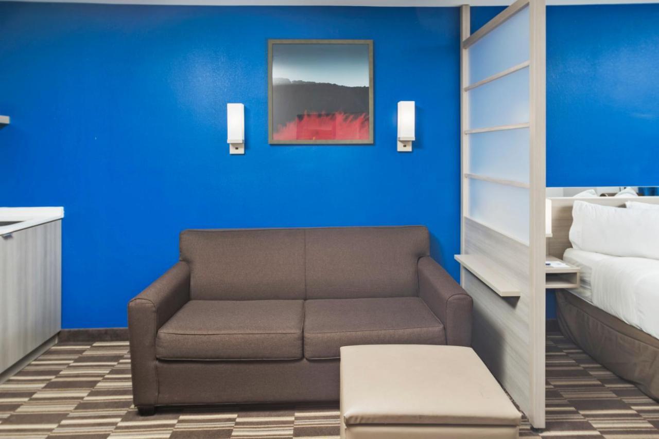 Microtel Inn & Suites By Wyndham Bethel/Danbury Exterior foto