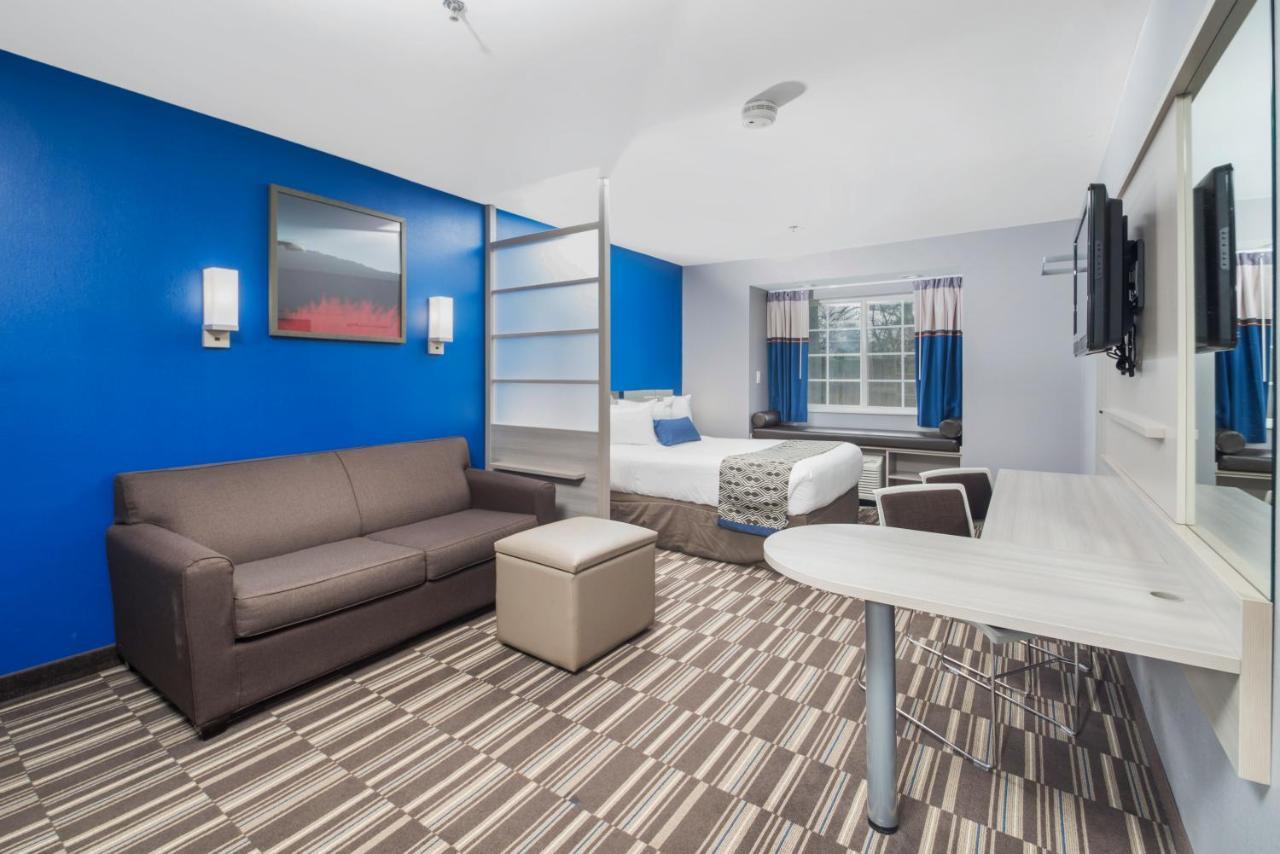 Microtel Inn & Suites By Wyndham Bethel/Danbury Exterior foto